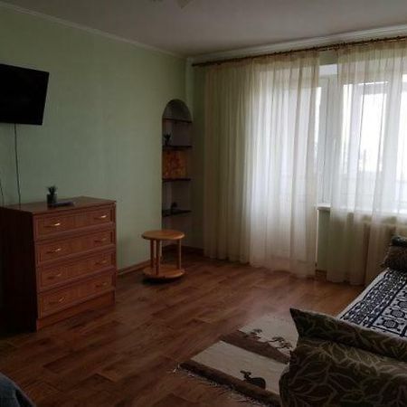 Уютная Квартира В 5 Мин Пешком От Курорта Myrhorod Exterior foto